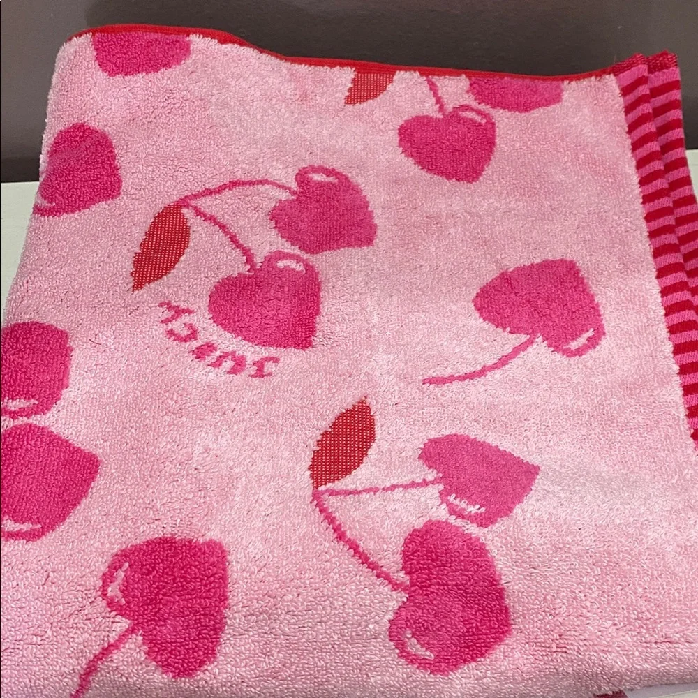 Juicy Couture Double Sided Pink Heart Cherry Bath and Hand Towels Bath Set 6 Pcs